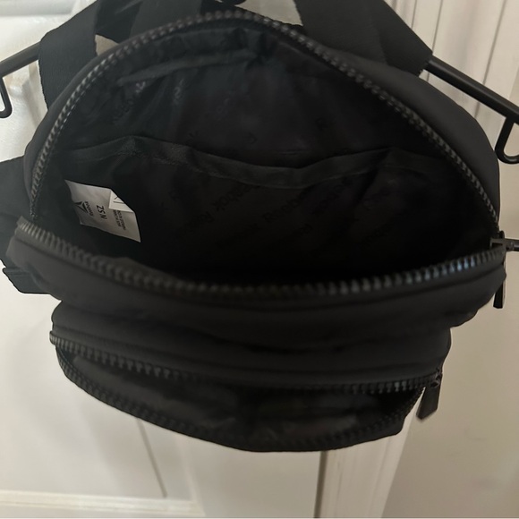 Reebok Black Crossbody Bag - Picture 2 of 5